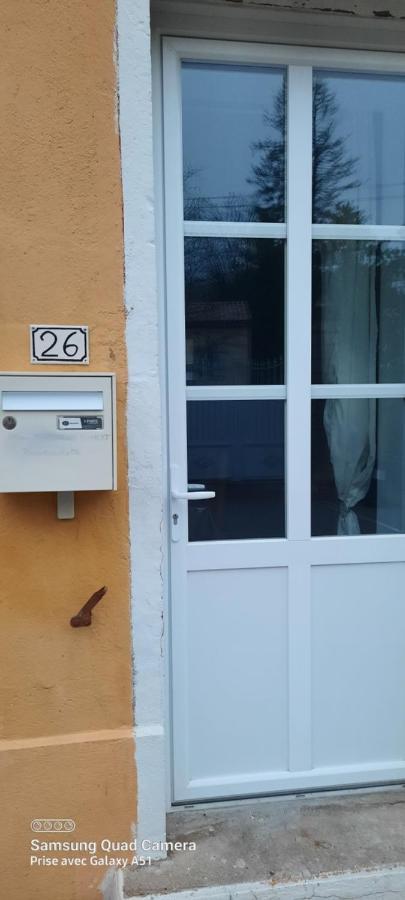 Superbe Appartement De 40M2 Avec Parking Gratuit Sur Place Cuisery Esterno foto